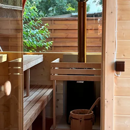 Bed & Breakfast Kuznia Palacowa 4*