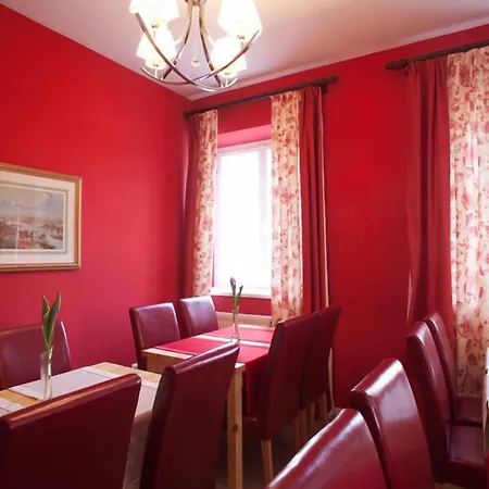 Kuznia Palacowa Bed & Breakfast