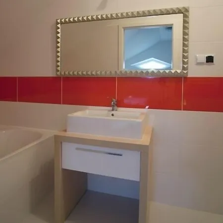 Bed & Breakfast Kuznia Palacowa 4*